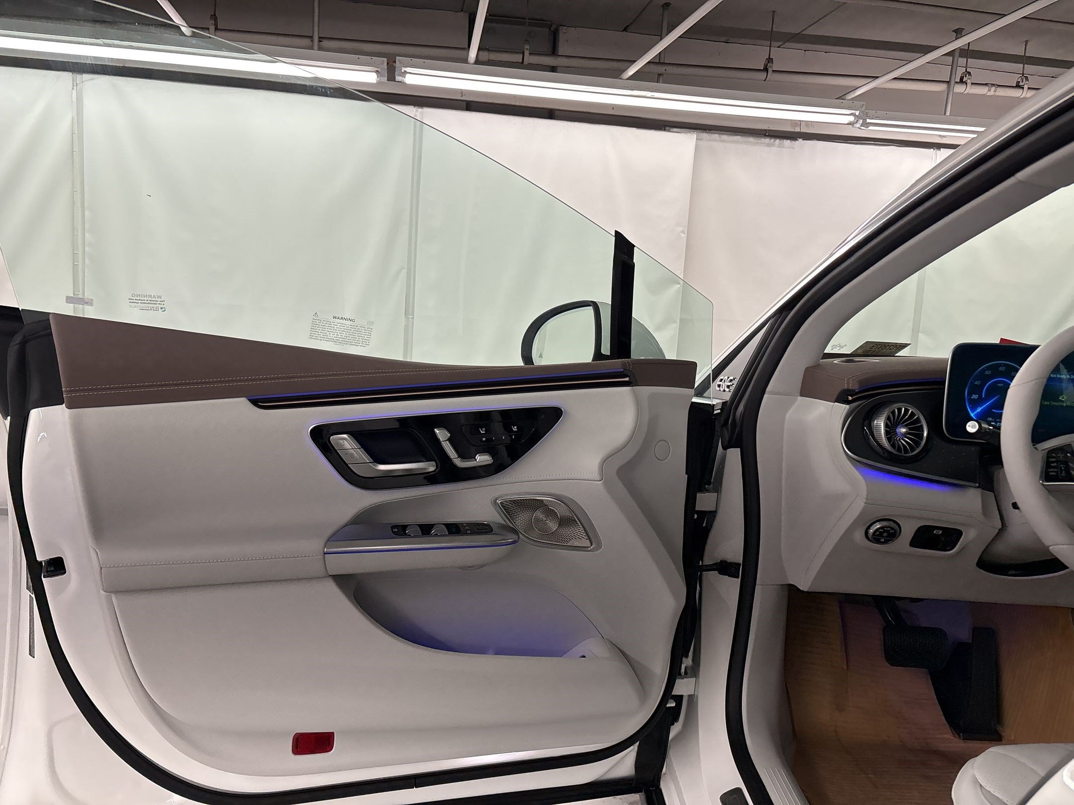 New 2026 Mercedes-Benz EQE 320 4MATIC Sedan image 19