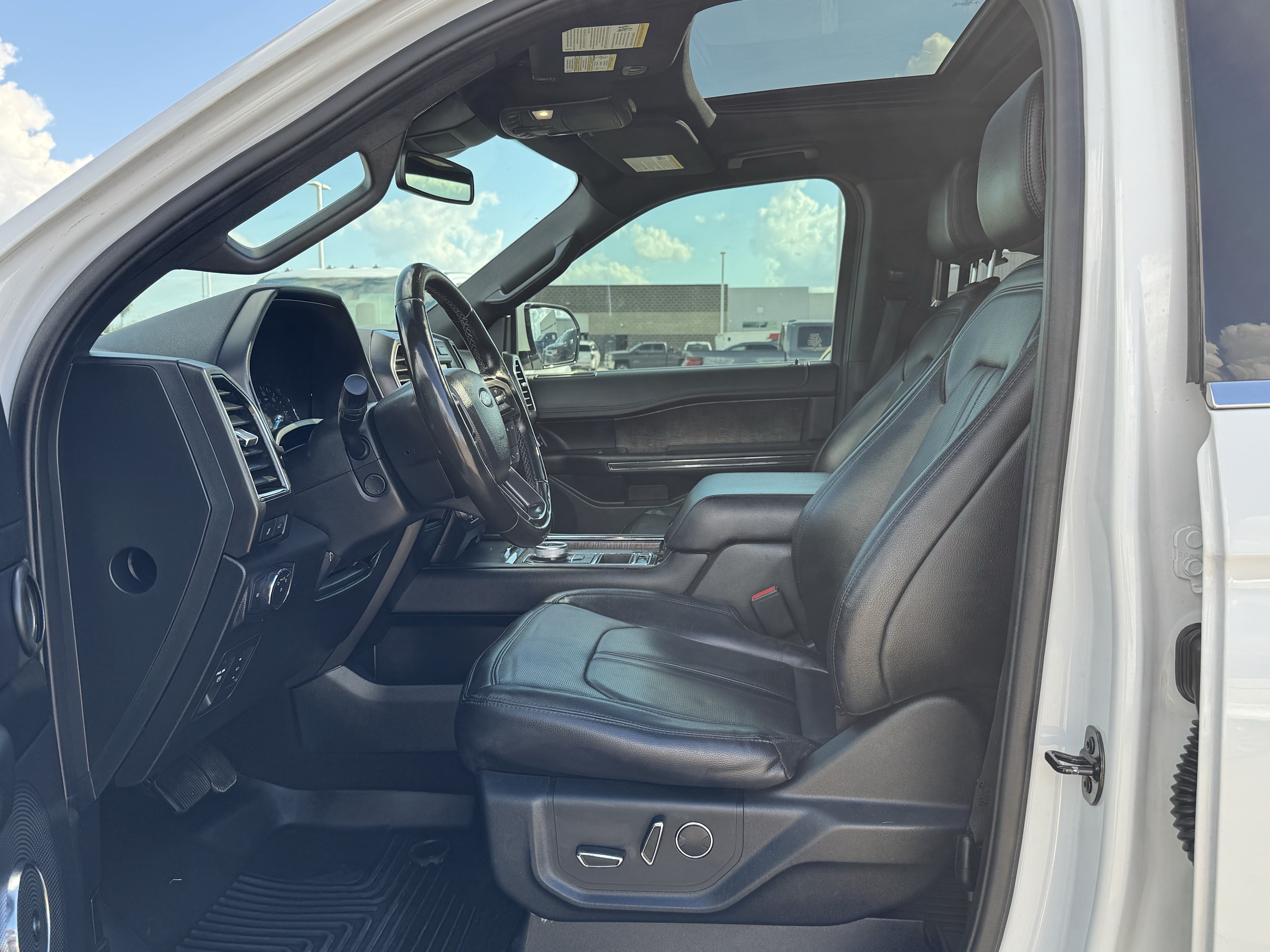 Used 2021 Ford Expedition Max Limited RWD image 18