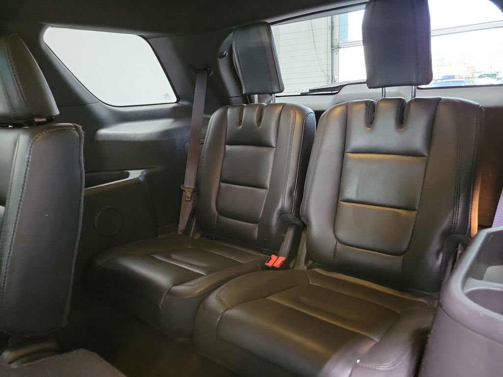 Used 2014 Ford Explorer XLT w/ Equipment Group 202A image 23