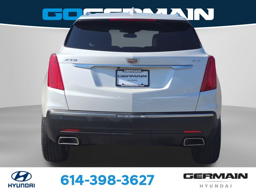 Used 2017 Cadillac XT5 Luxury w/ Driver Awareness Package FWD image 9