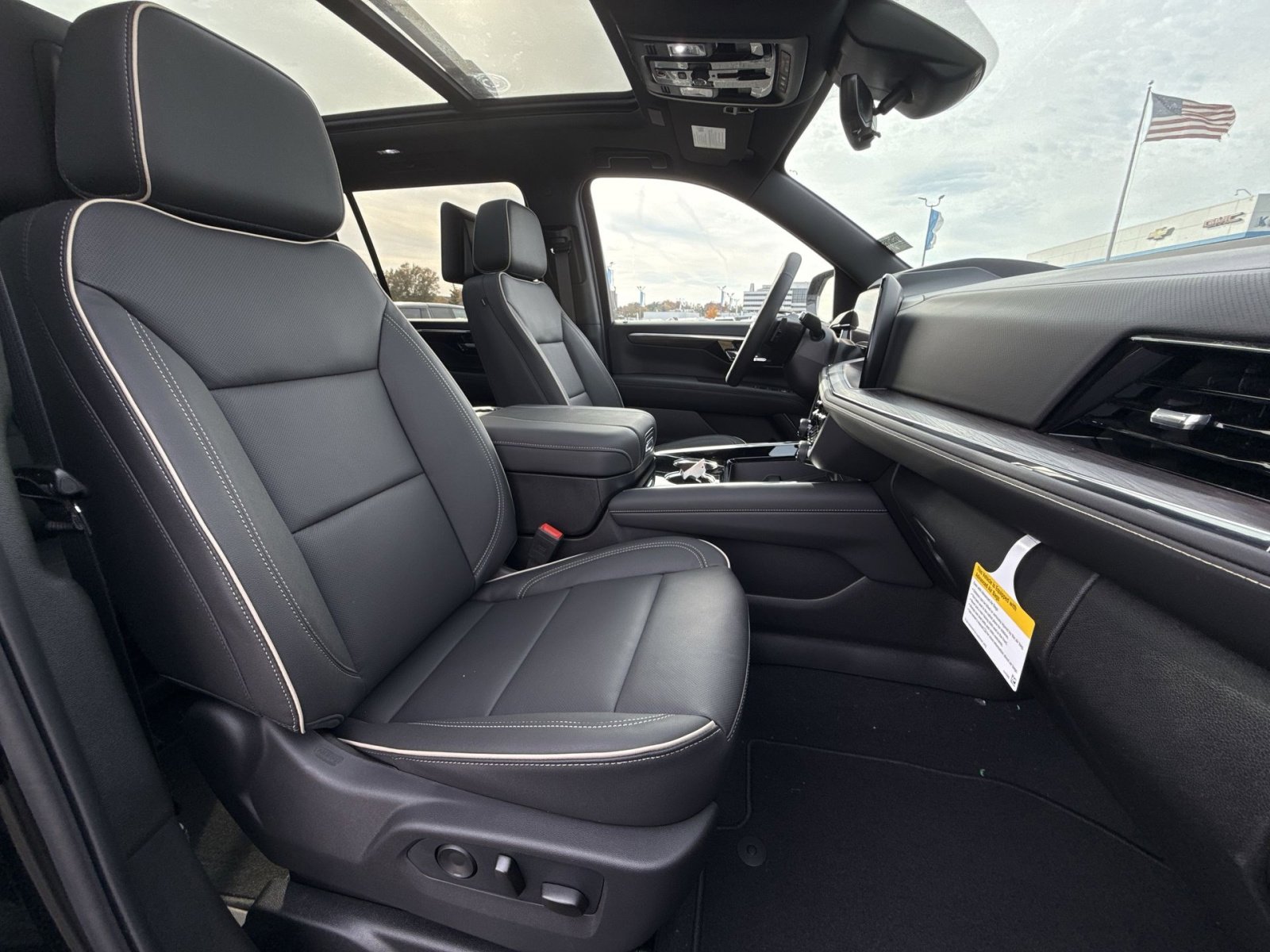 New 2026 Chevrolet Suburban Premier image 28