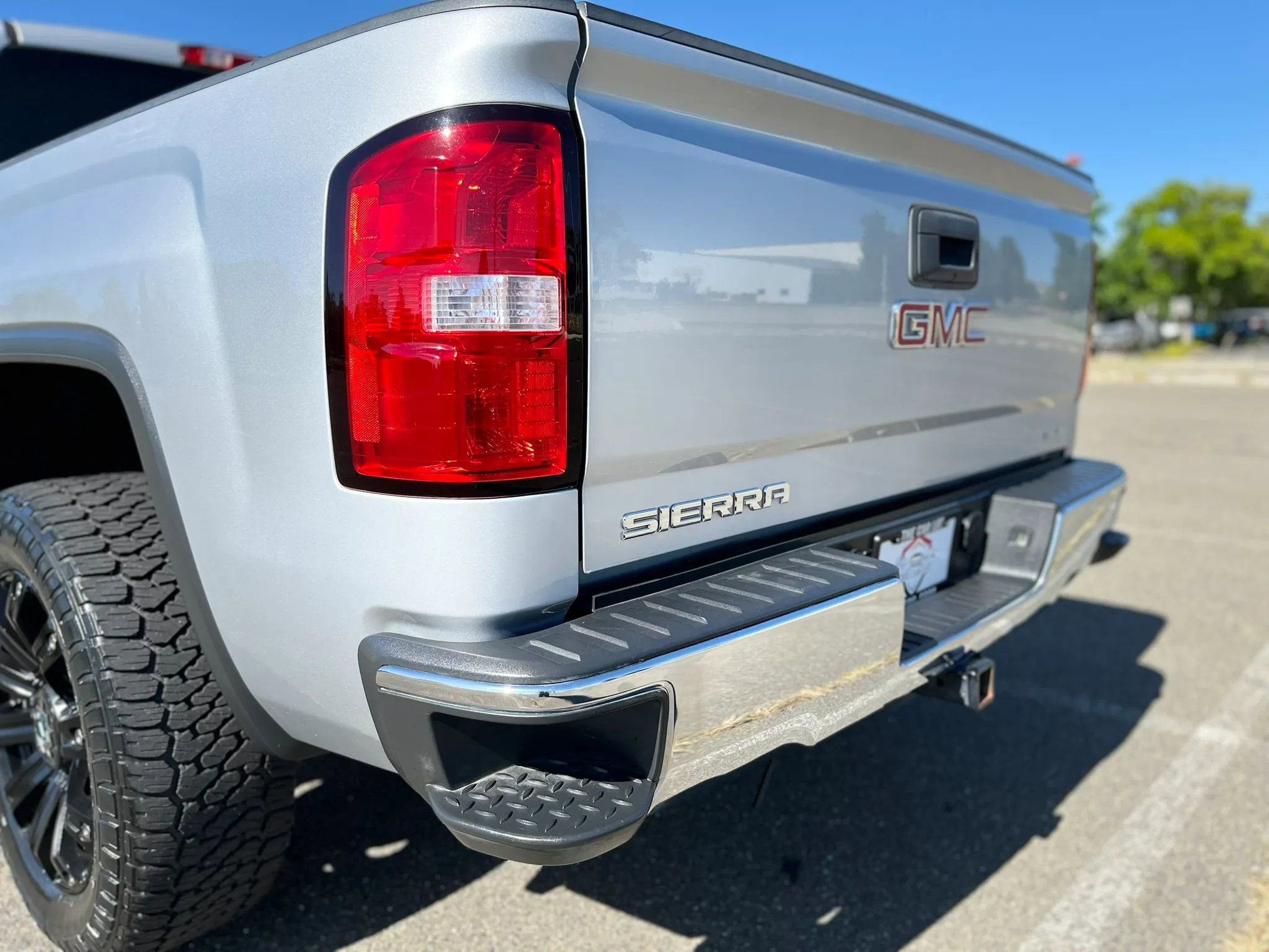 Used 2014 GMC Sierra 1500 SLE w/ SLE Value Package AWD/4WD image 24