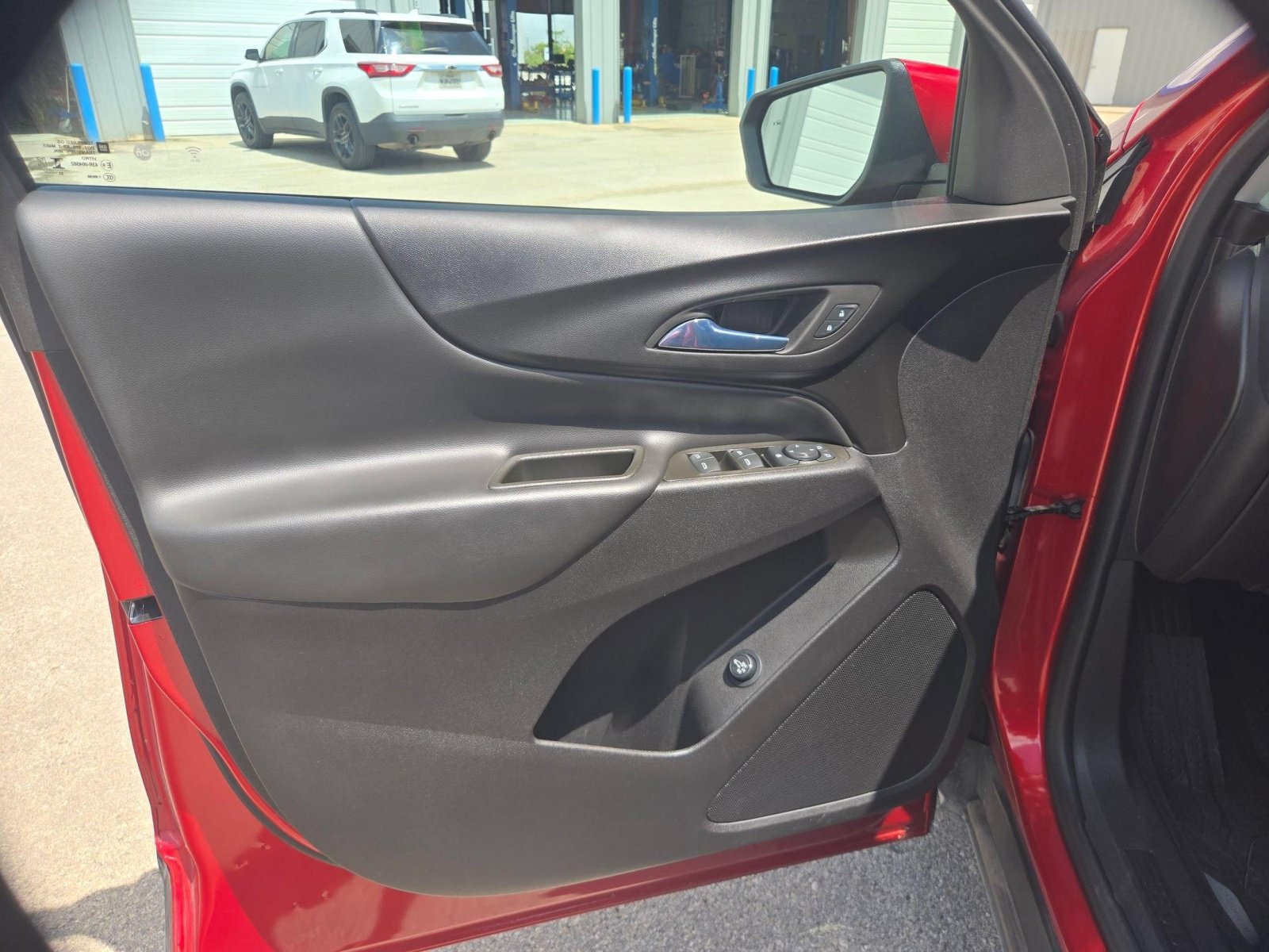 Used 2024 Chevrolet Equinox LT FWD image 12