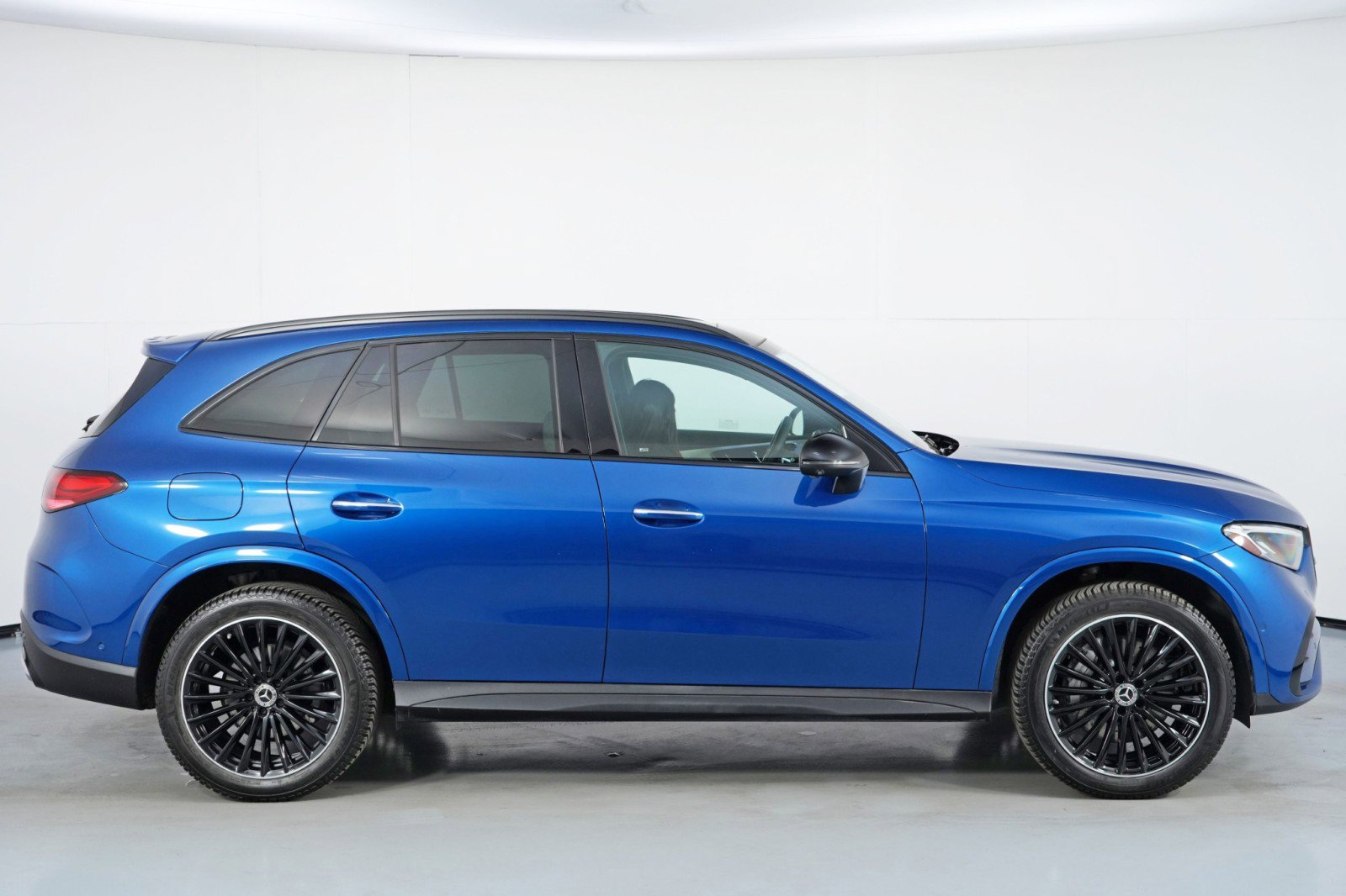 Used 2023 Mercedes-Benz GLC 300 w/ AMG Line image 59