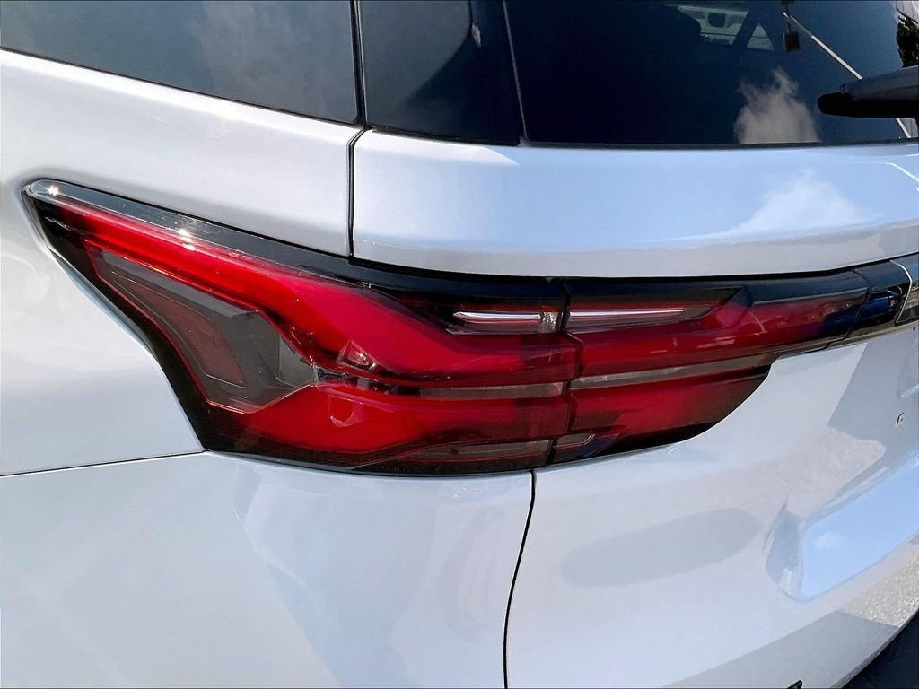 Used 2023 Chevrolet Traverse RS w/ LPO, Floor Liner Package AWD/4WD image 35