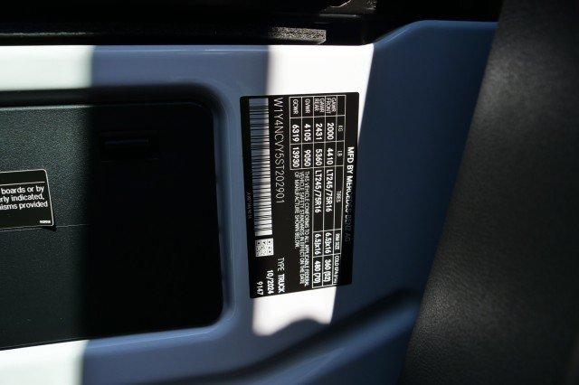 Used 2025 Mercedes-Benz Sprinter 2500 image 39