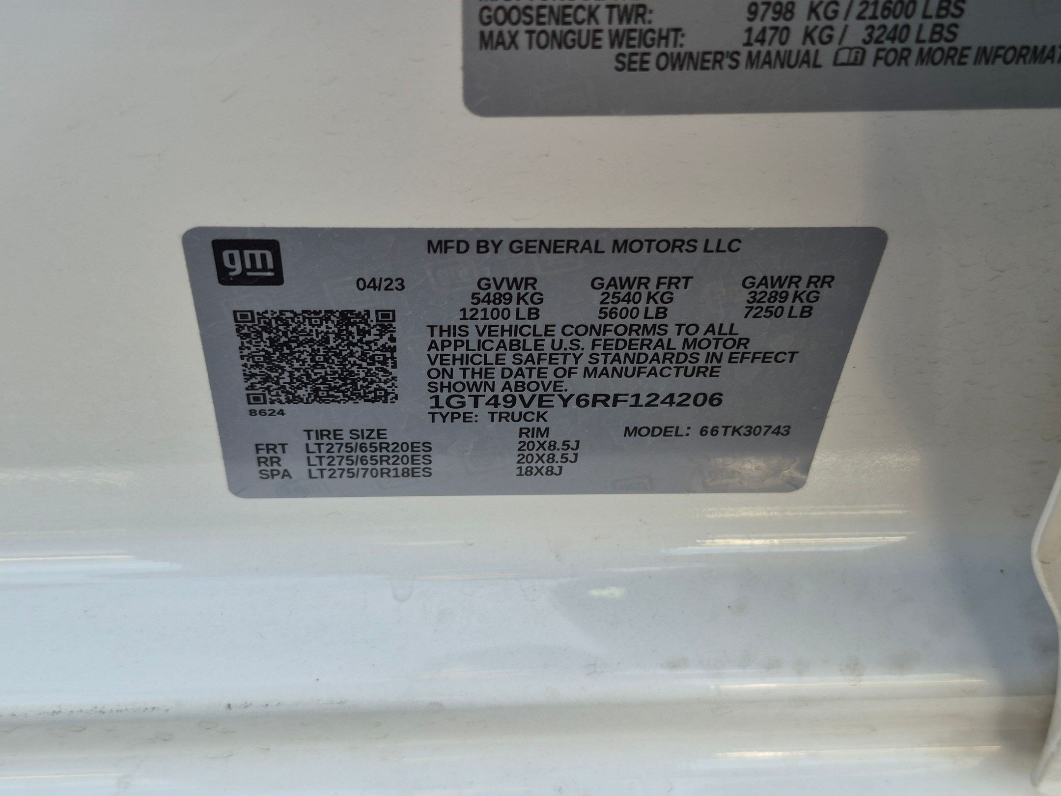 Used 2024 GMC Sierra 3500 AT4 w/ Technology Package AWD/4WD image 38