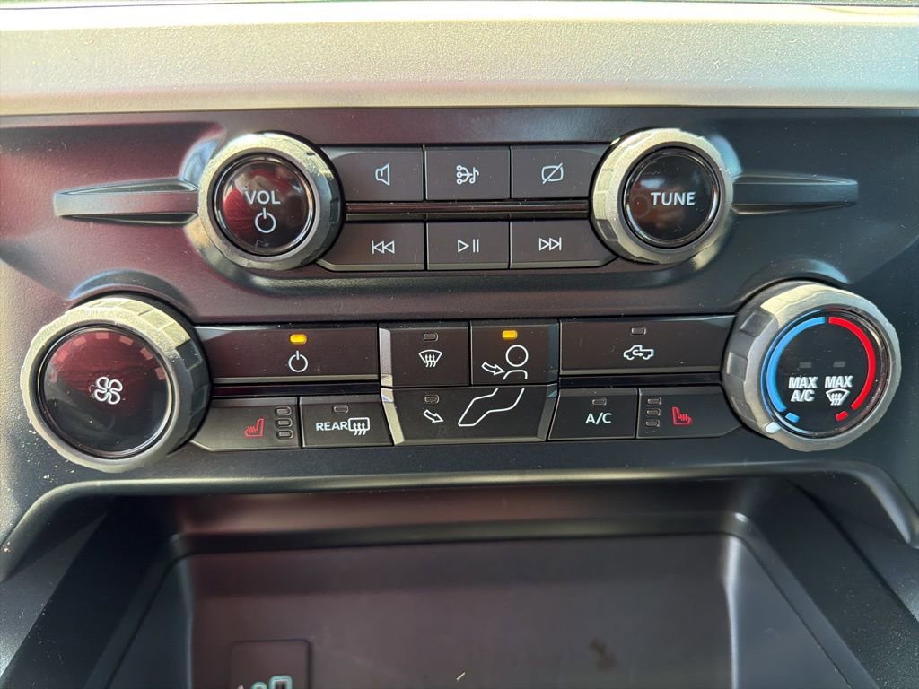Used 2023 Ford F250 XLT w/ XLT Premium Package AWD/4WD image 43