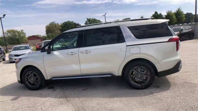 New 2026 Kia Carnival SX image 8