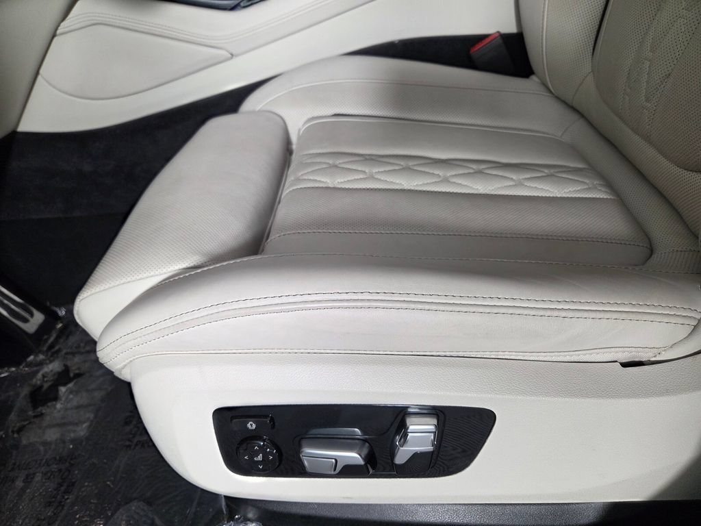 Used 2026 BMW X6 M60i AWD/4WD image 11