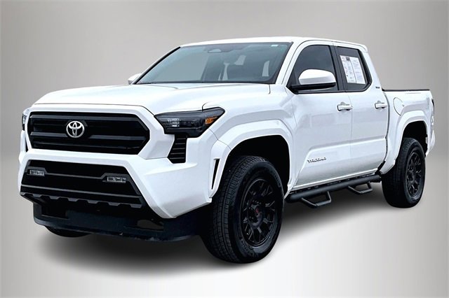 Used 2025 Toyota Tacoma SR5 image 2