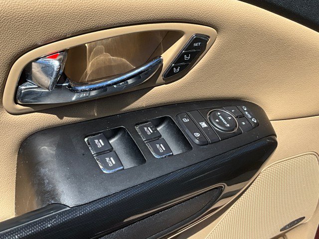 Used 2016 Kia Sedona SX FWD image 29