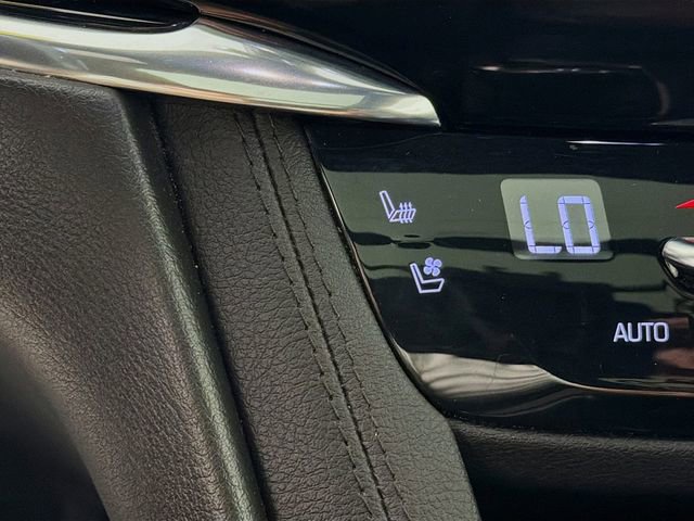 Used 2020 Cadillac XT6 Premium Luxury FWD image 25