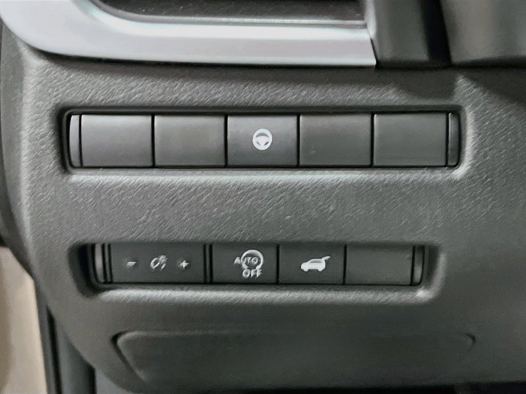 Used 2024 Nissan Rogue SV AWD/4WD image 10