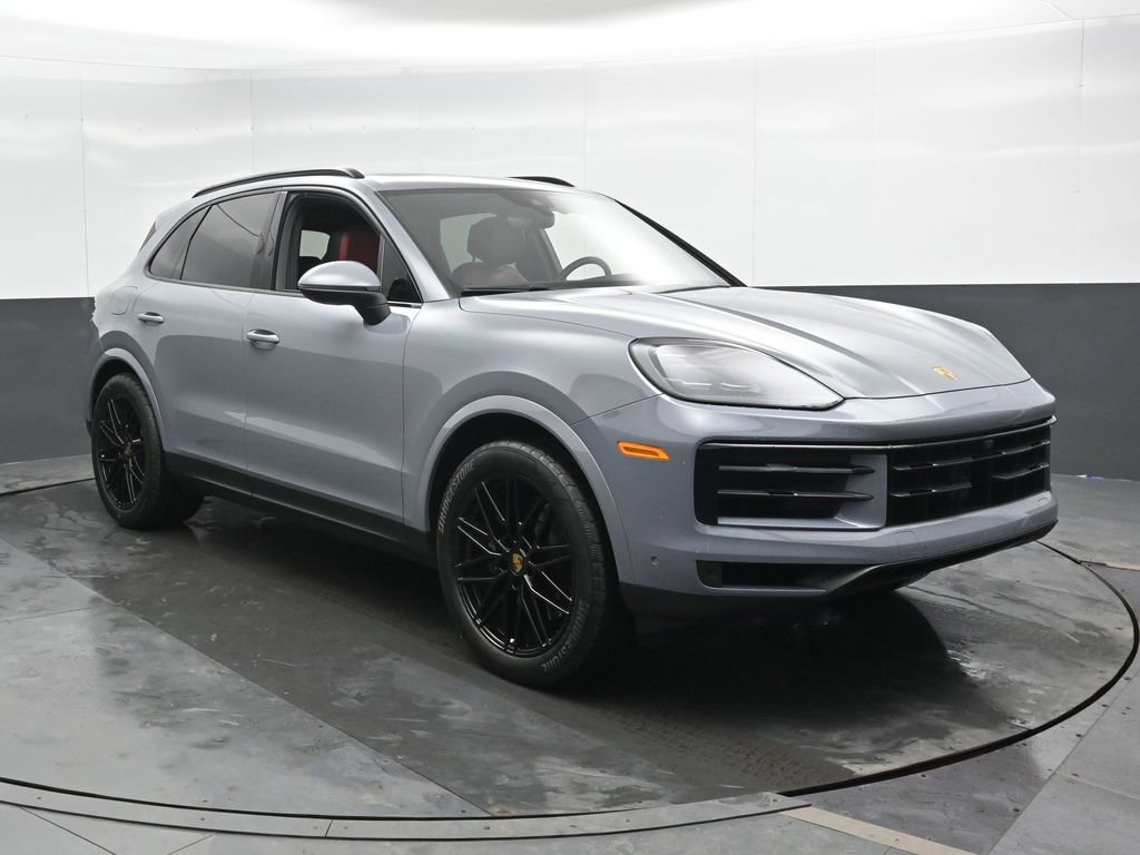 Used 2024 Porsche Cayenne image 5