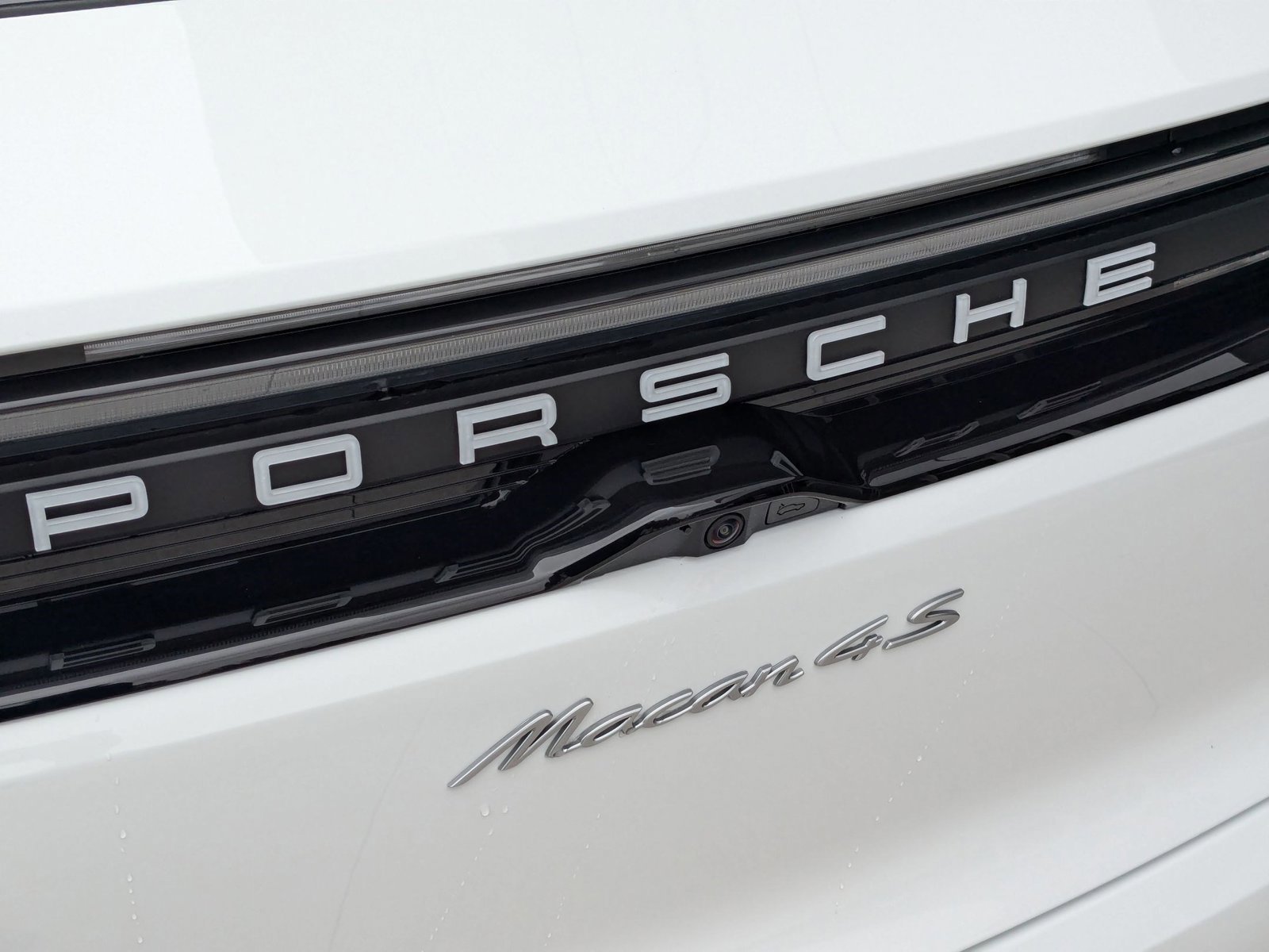 New 2025 Porsche Macan 4S Electric image 13
