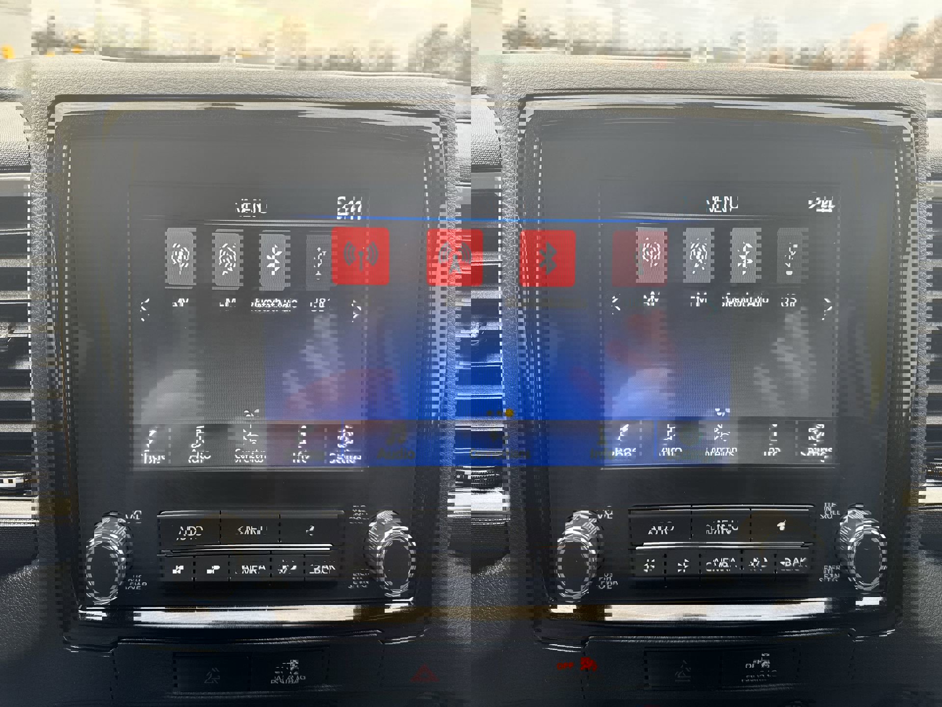 Used 2022 Nissan Frontier SV image 14