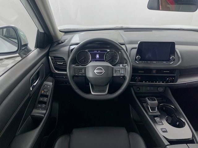 Used 2025 Nissan Rogue SV w/ SV Premium Package FWD image 23
