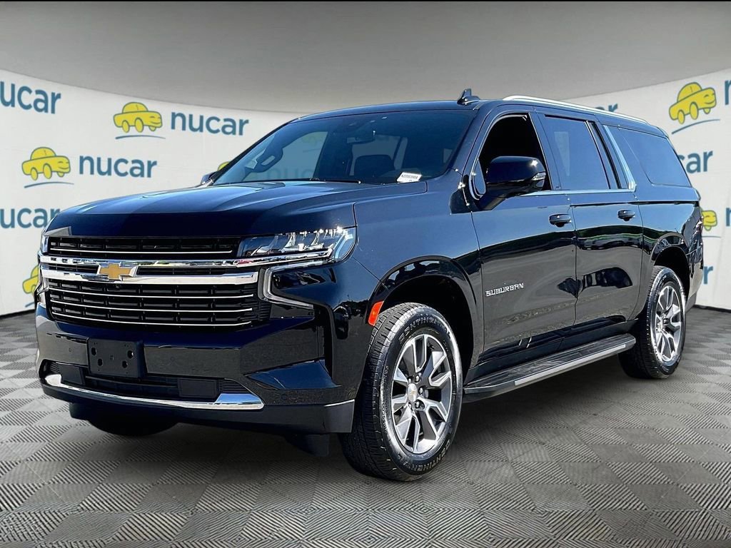Used 2024 Chevrolet Suburban LT w/ LT Signature Package AWD/4WD image 3