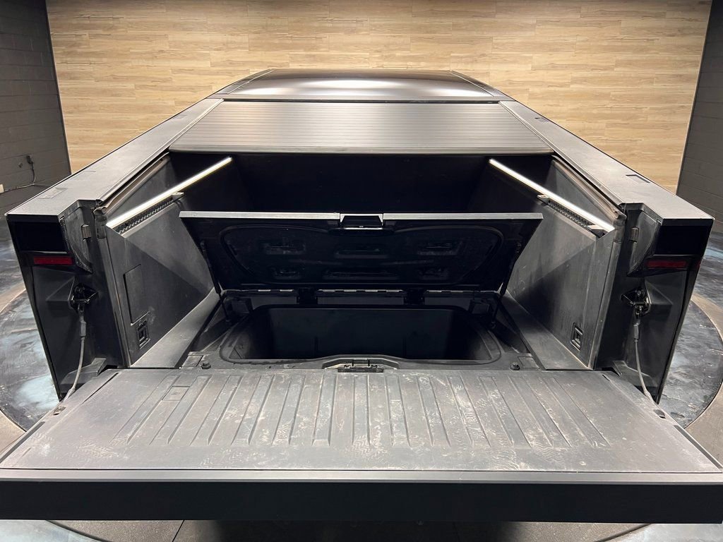 Used 2024 Tesla Cybertruck AWD Crew Cab image 22