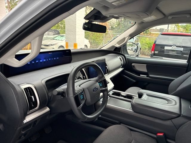 Used 2025 Ford Expedition Active RWD image 68