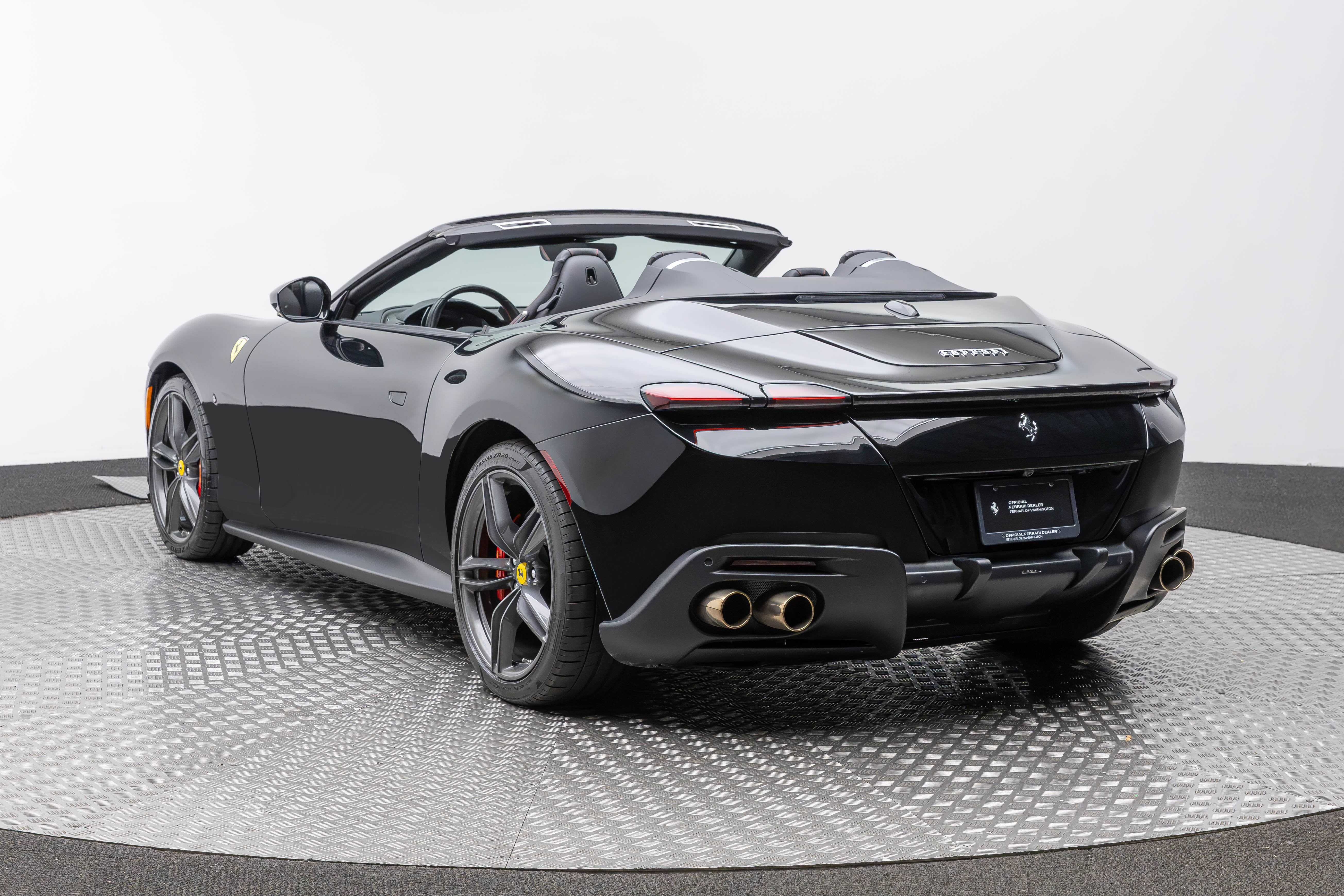 Certified 2025 Ferrari Roma Spider RWD image 3
