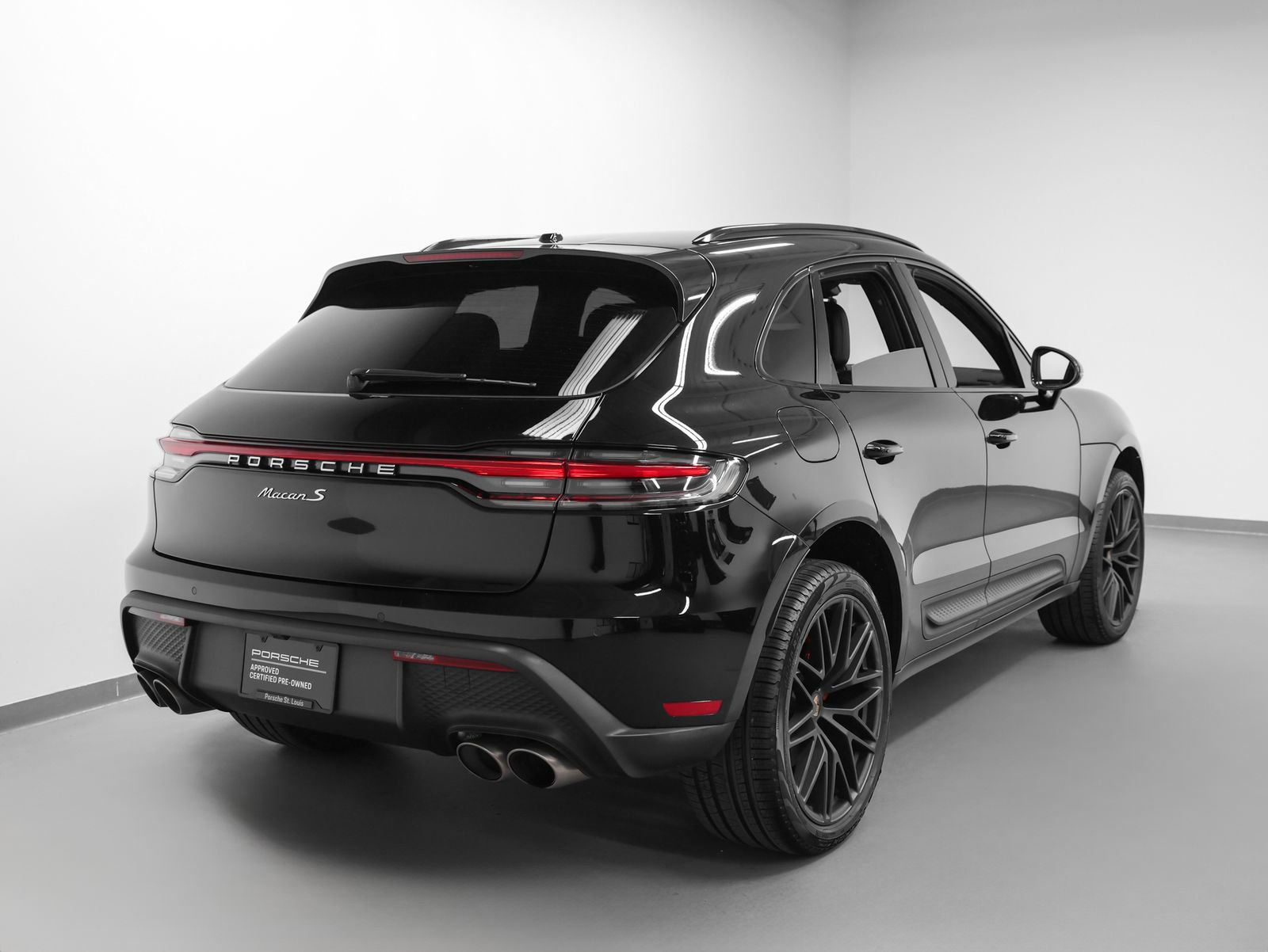 Certified 2023 Porsche Macan S image 12