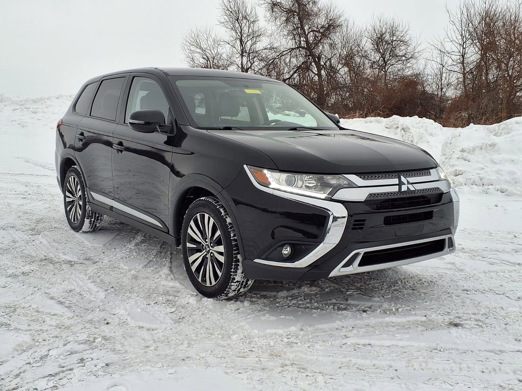 Used 2019 Mitsubishi Outlander FWD image 2