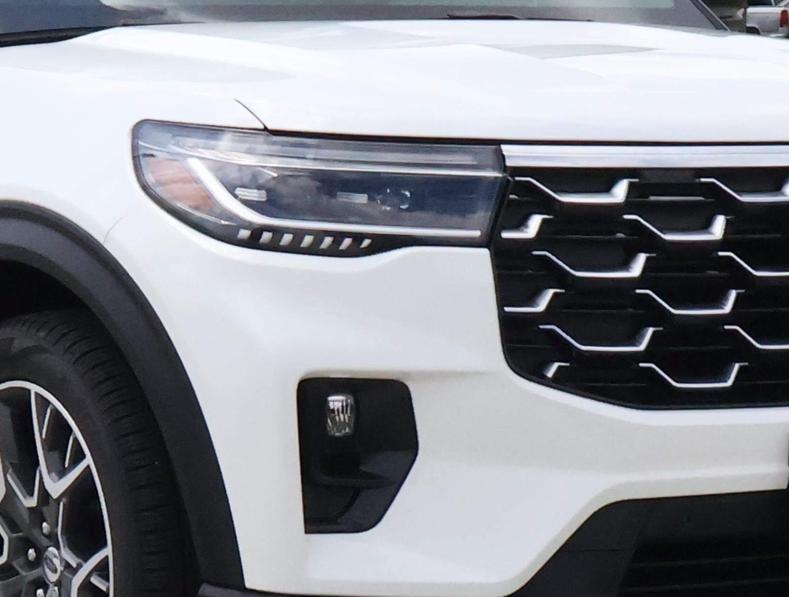 Used 2025 Ford Explorer Platinum w/ Ultimate Package RWD image 9