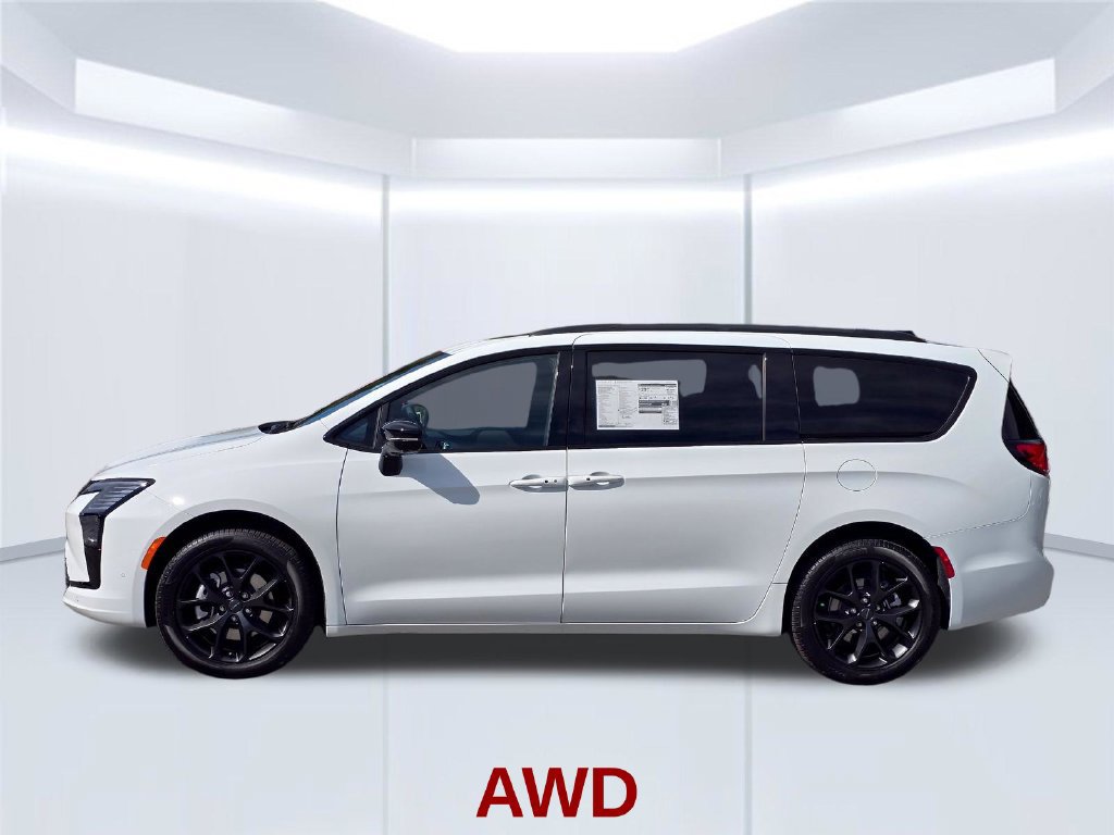 New 2027 Chrysler Pacifica Limited AWD/4WD image 18