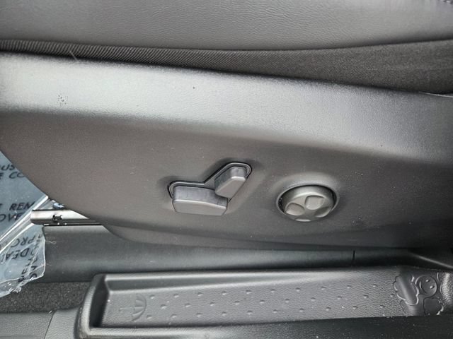 New 2027 Chrysler Pacifica Select FWD image 4