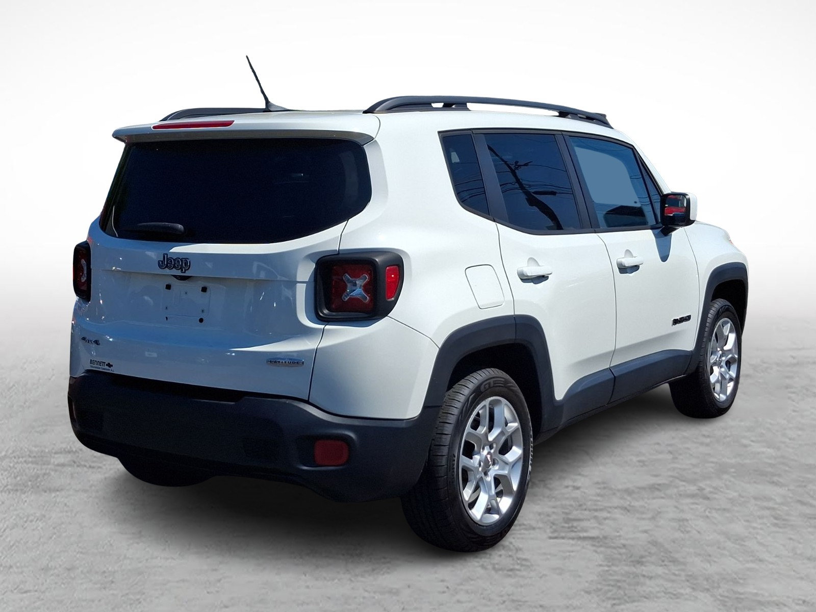 Used 2015 Jeep Renegade Latitude AWD/4WD image 6