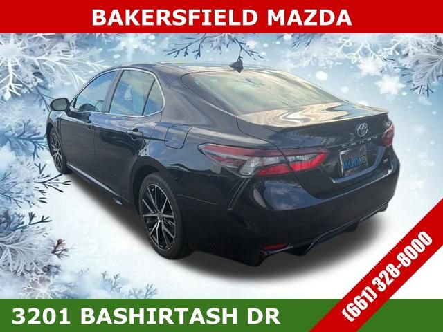 Used 2023 Toyota Camry SE image 3