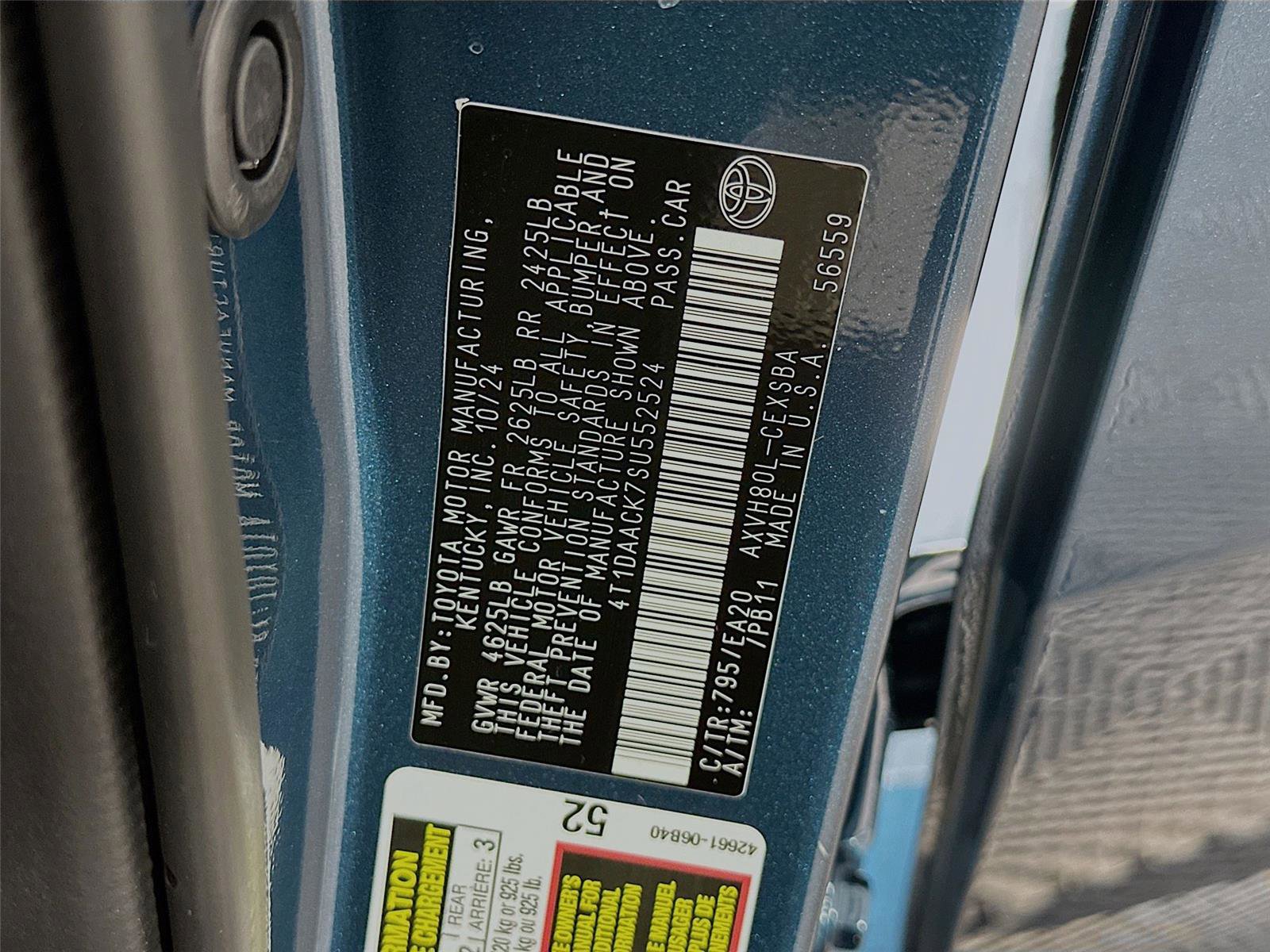 Used 2025 Toyota Camry SE image 30