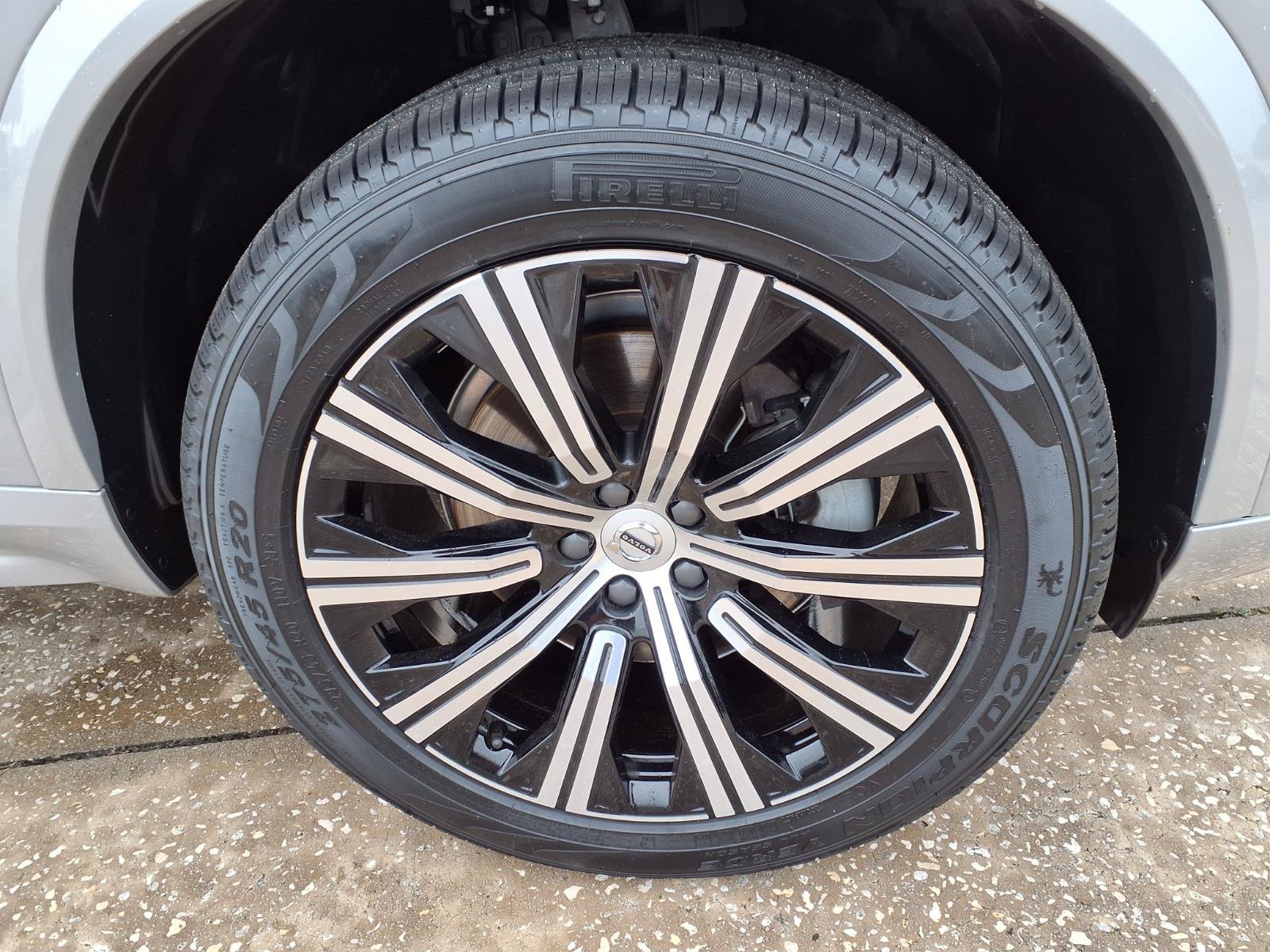 Used 2025 Volvo XC90 B5 Core w/ Protection Package Premier AWD/4WD image 9