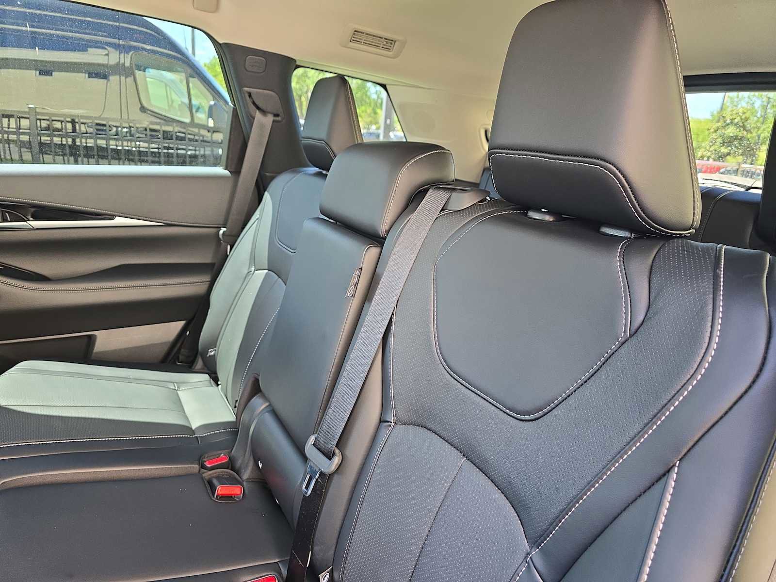 Used 2024 INFINITI QX60 Pure FWD image 23