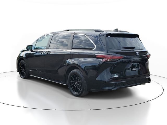 Used 2021 Toyota Sienna LE FWD image 3