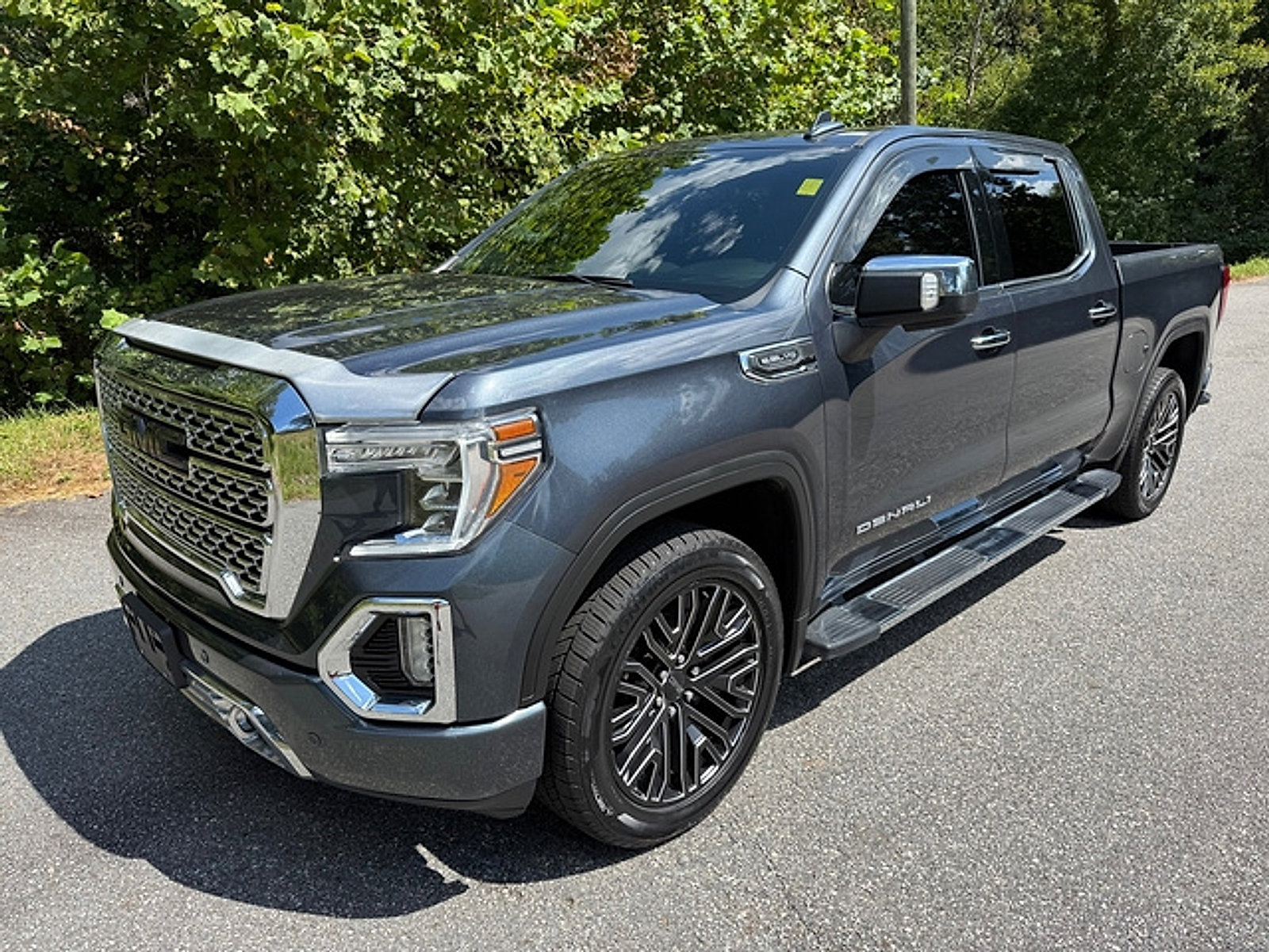 Used 2021 GMC Sierra 1500 Denali w/ Driver Alert Package II AWD/4WD image 2