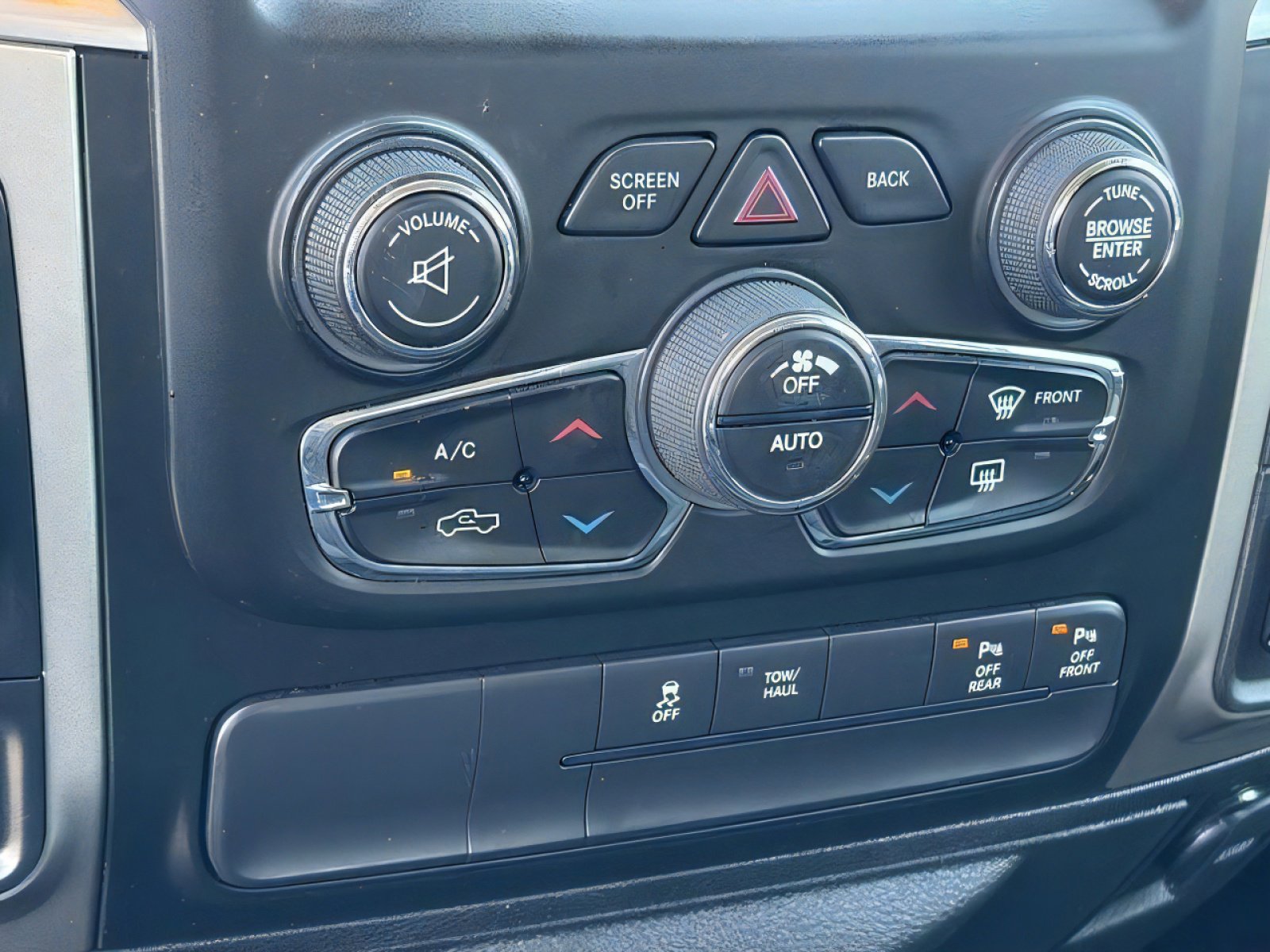 Used 2019 RAM 1500 Big Horn RWD image 25