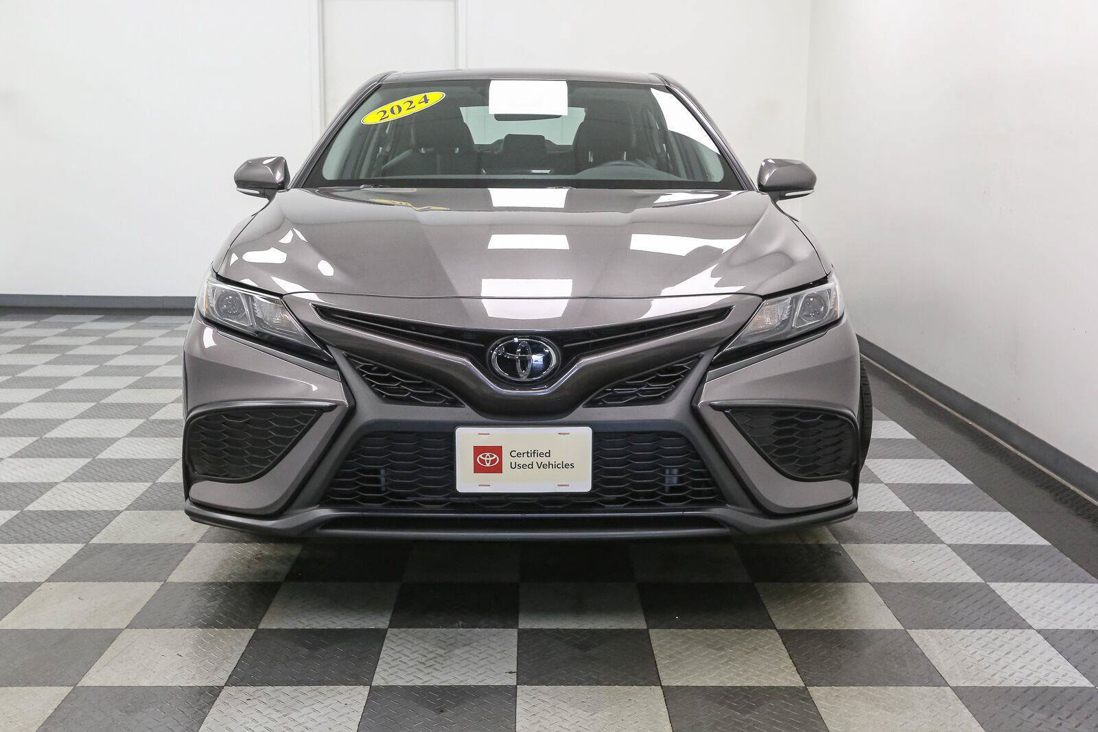 Certified 2024 Toyota Camry SE AWD/4WD image 4