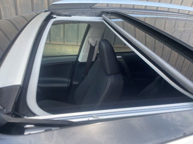 Used 2018 Toyota RAV4 XLE AWD/4WD image 44