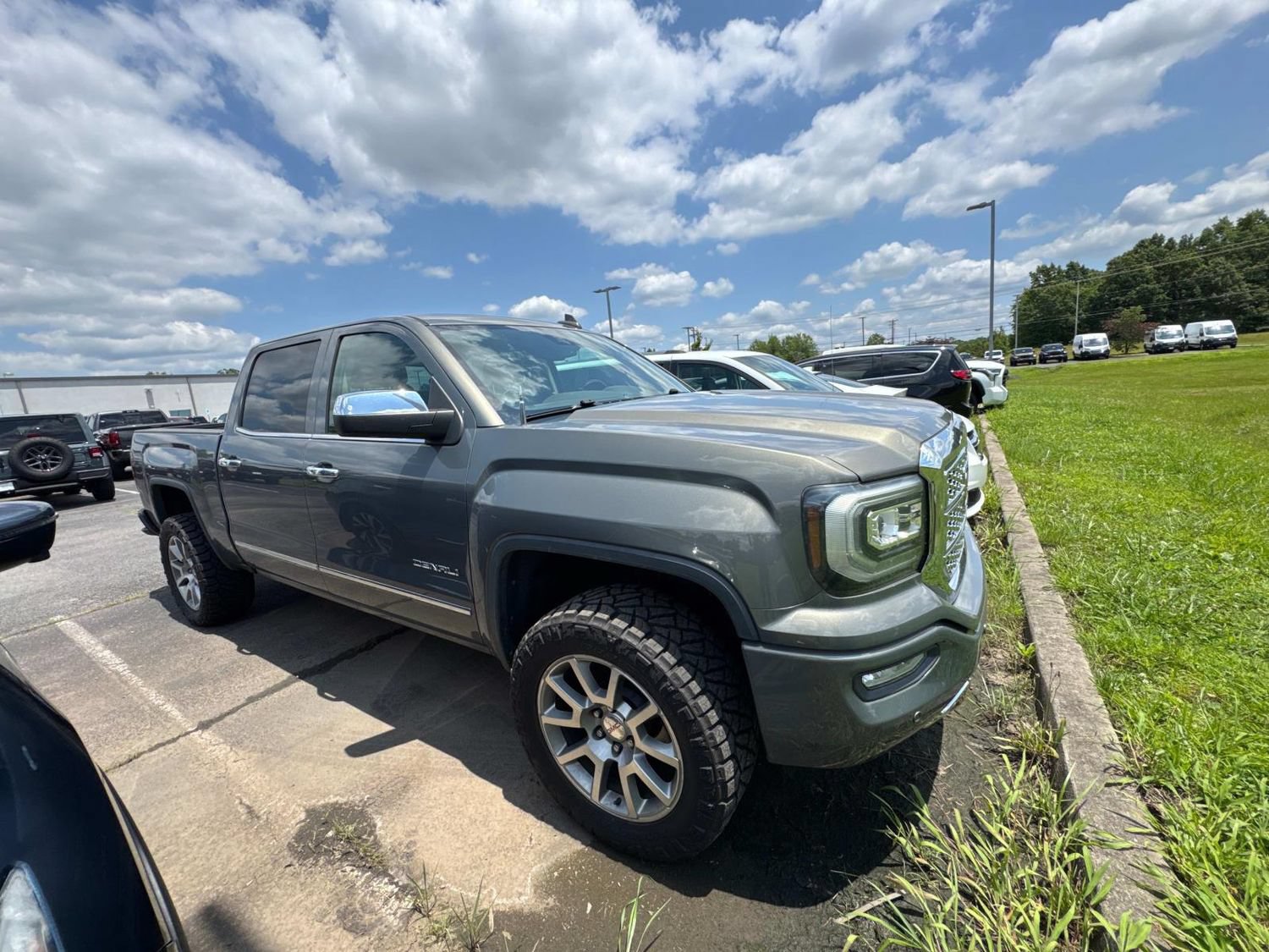Used 2017 GMC Sierra 1500 Denali AWD/4WD image 5