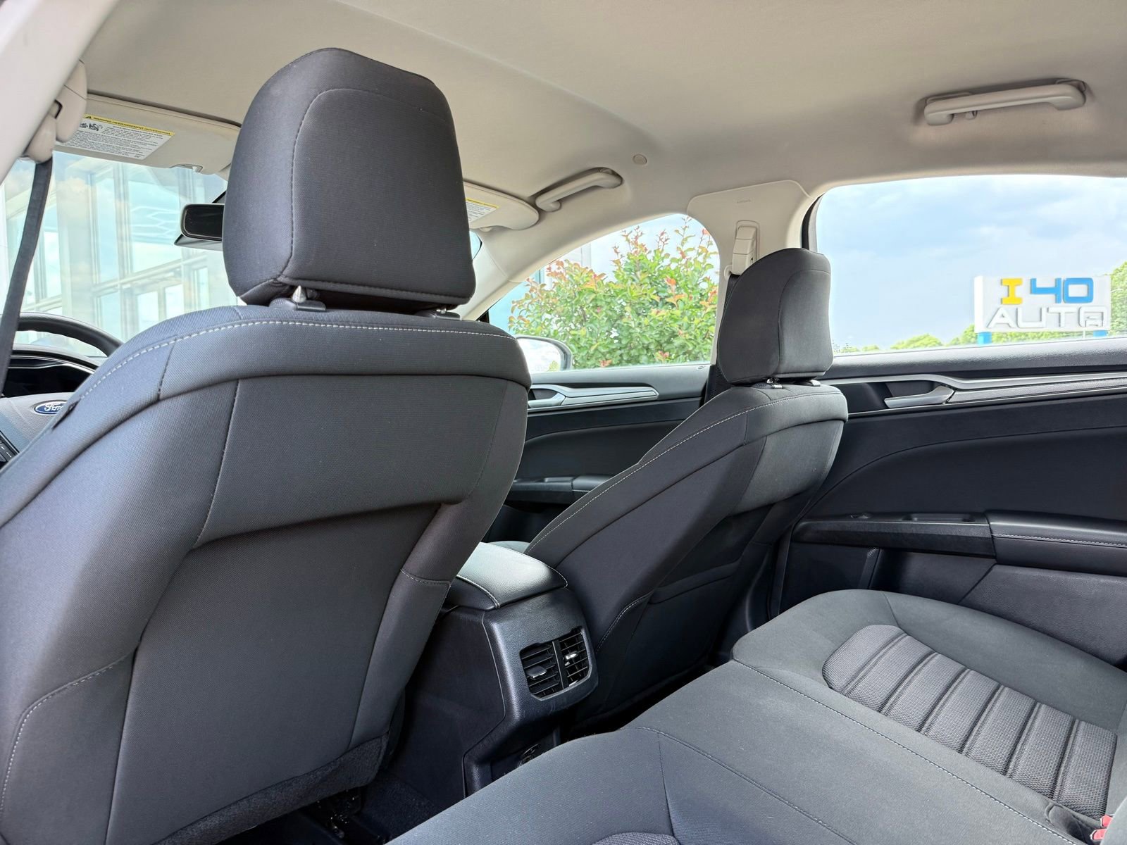 Used 2020 Ford Fusion SE FWD image 14