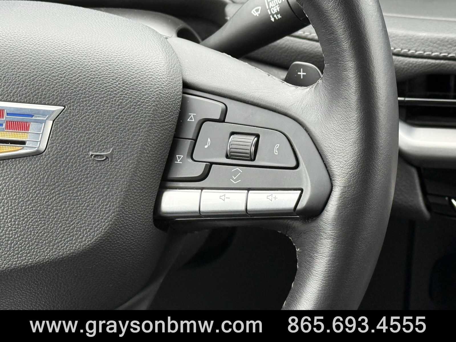 Used 2025 Cadillac XT4 Premium Luxury image 15