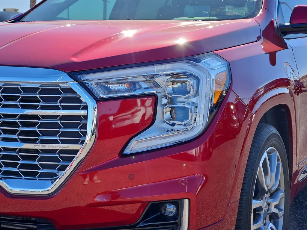 Used 2024 GMC Terrain Denali w/ Denali Premium Package image 7