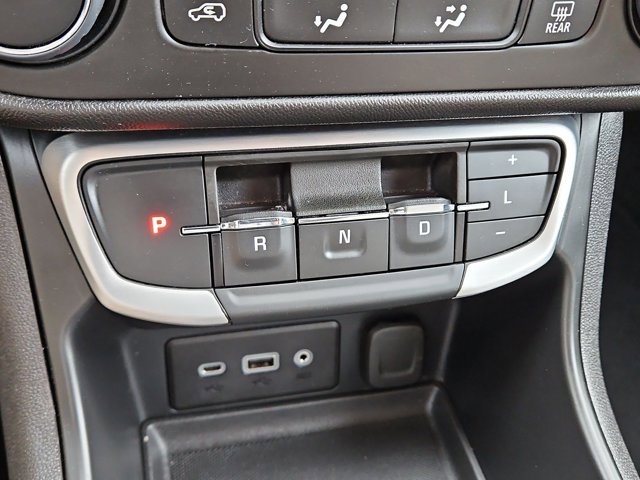 Used 2024 GMC Terrain SLE image 12