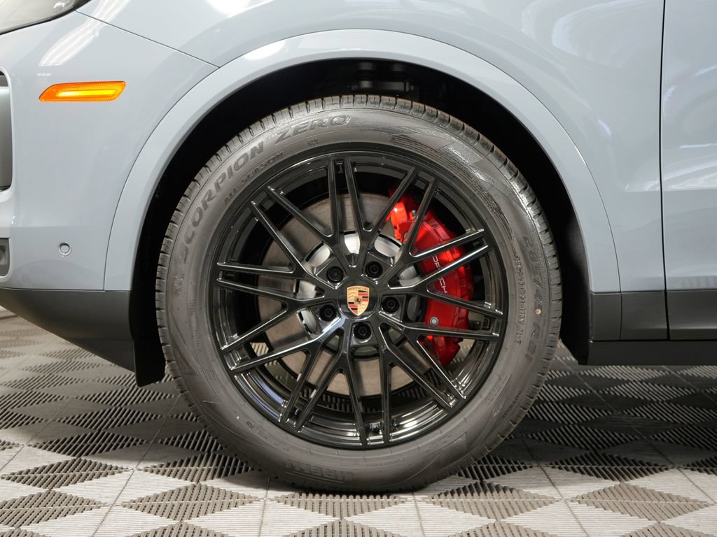 New 2026 Porsche Cayenne S AWD/4WD image 13
