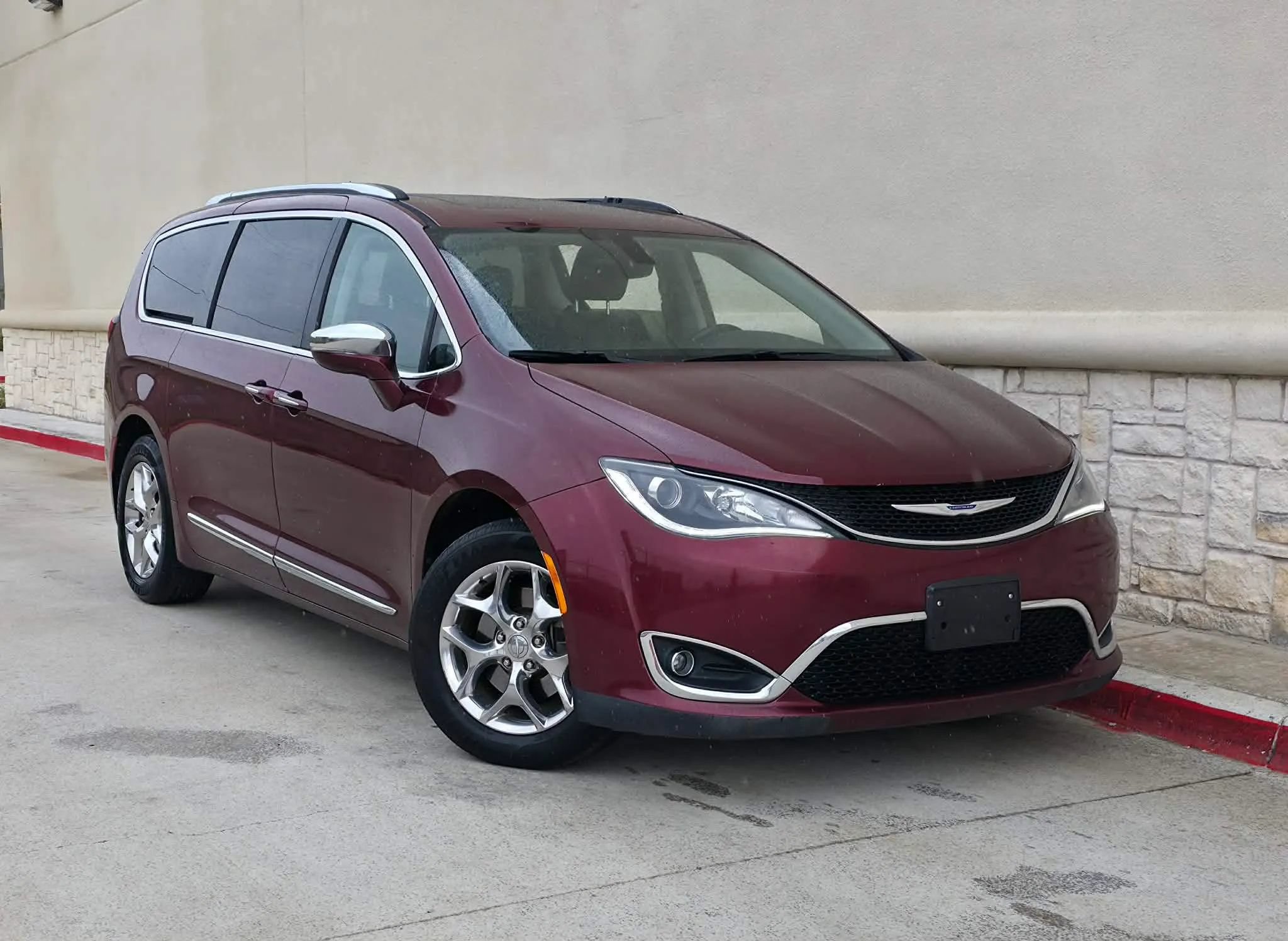 Used 2018 Chrysler Pacifica Limited