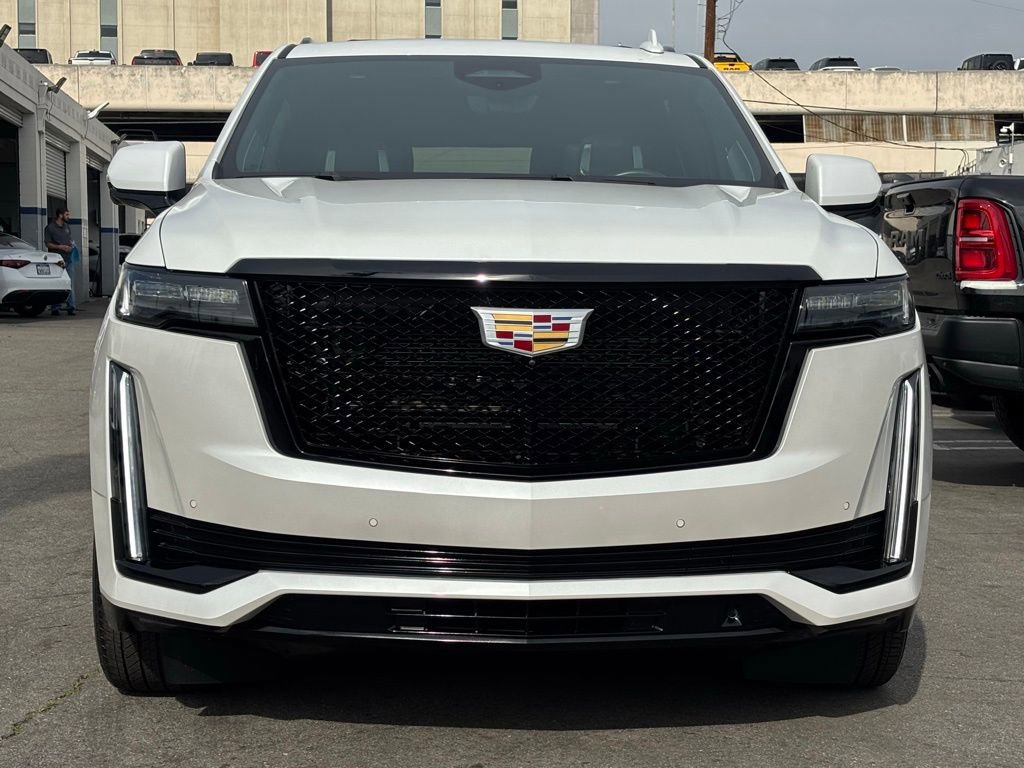 Used 2024 Cadillac Escalade ESV Sport Platinum w/ Heavy-Duty Trailer Package image 7