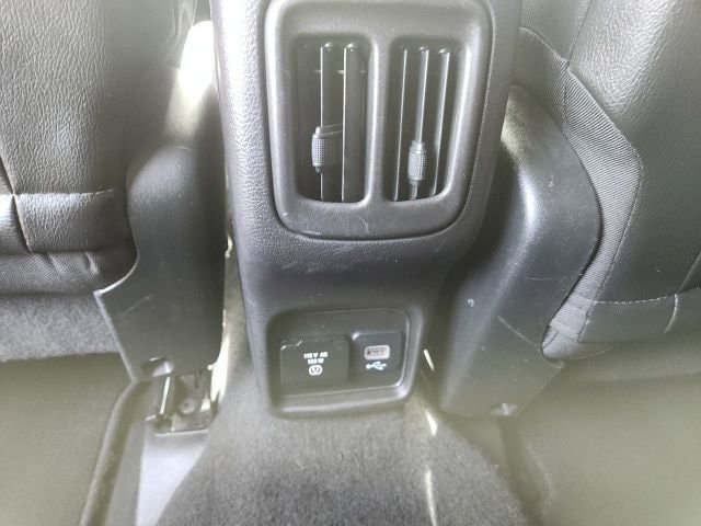 Used 2019 Jeep Compass Limited image 29